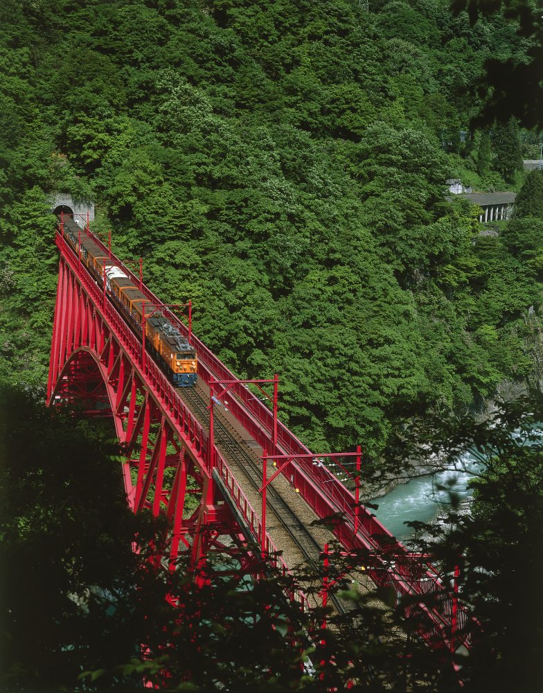 Kurobe Gorge trolley train