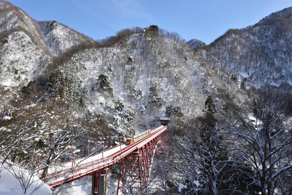 구로베 협곡 토롯코 열차