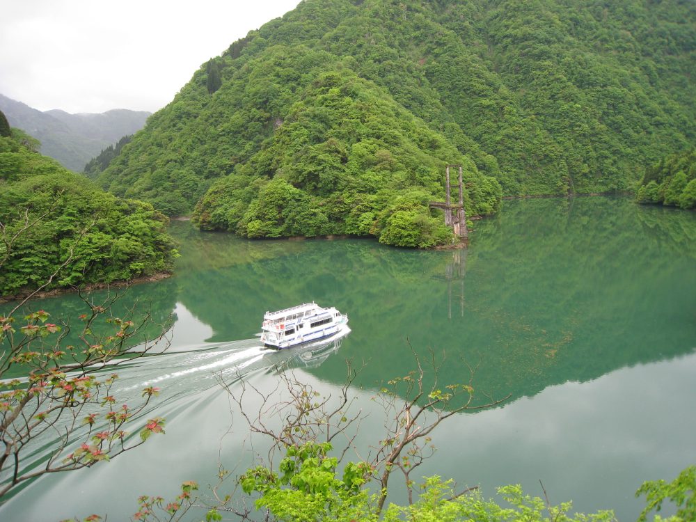 庄川峡遊覧船
